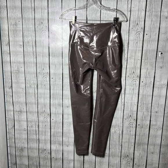 Old navy active silver shine powersoft extra high rise leggings - Picture 6 of 10
